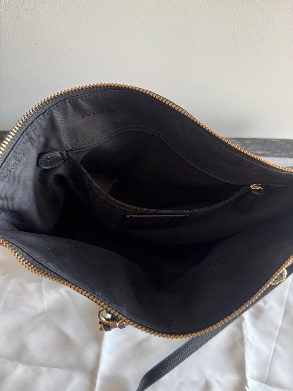 Coach purse with dust bag - Picture 6 of 15